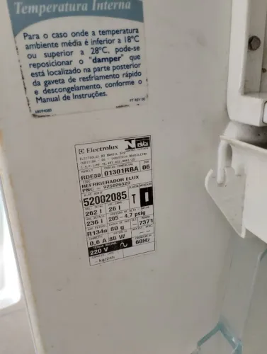 Geladeira barata 3 220 e não e faço entrega tem que vim buscar