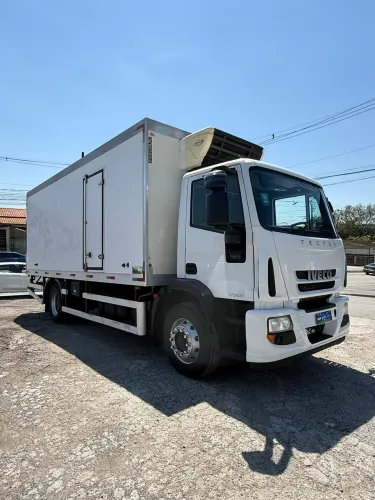 Iveco Tector 170e21 2023 refrigerado toco 4x2