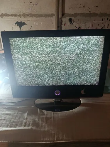 TV Led LG não Smart 32 polegadas (para concerto preço negociável!)