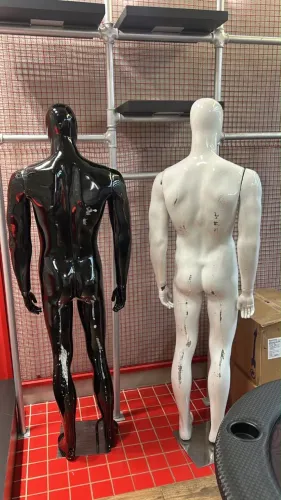 3 MANEQUINS