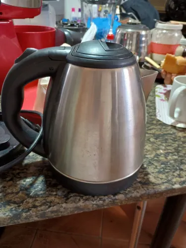 Chaleira elétrica Britânia