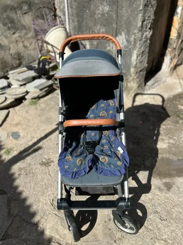 Carrinho de bebê dobrável