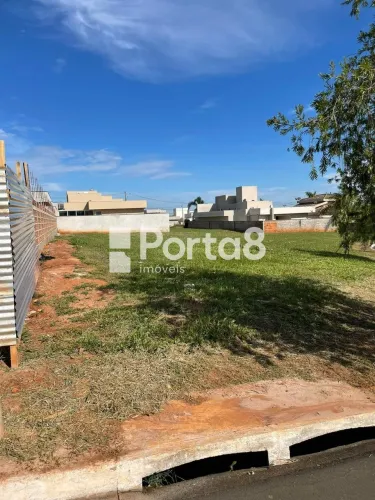 Terreno 855m² no Condomínio Recanto do Lago em São José do Rio Preto