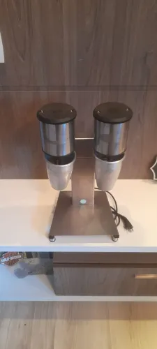 Batedor de Milk Shake Duplo Profissional Bermar (Modelo BM 84 NR)
