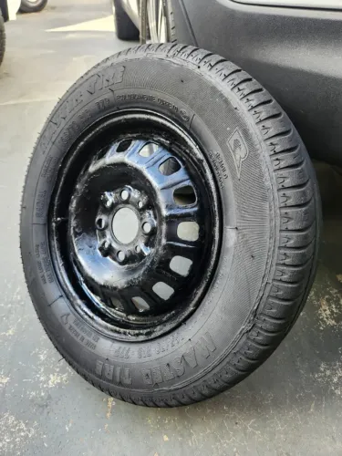 Estepe Fiat Aro 13 c/ Pneu Bom - OPORTUNIDADE