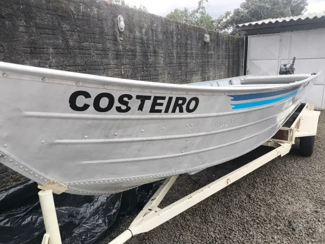 Kit barco Squalus Levefort + motor Yamaha 15hp com partida elétrica + carretão c