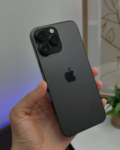 iPhone 14 Pro Max 92% de saúde de bateria