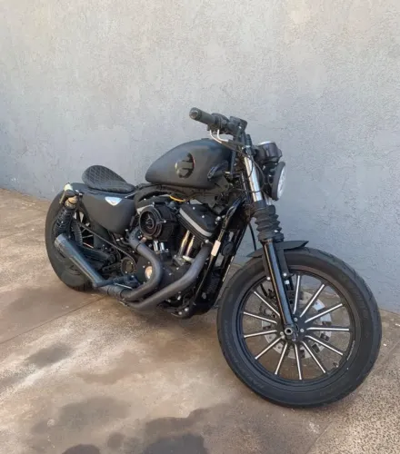 Harley Davidson 883R / personalizada