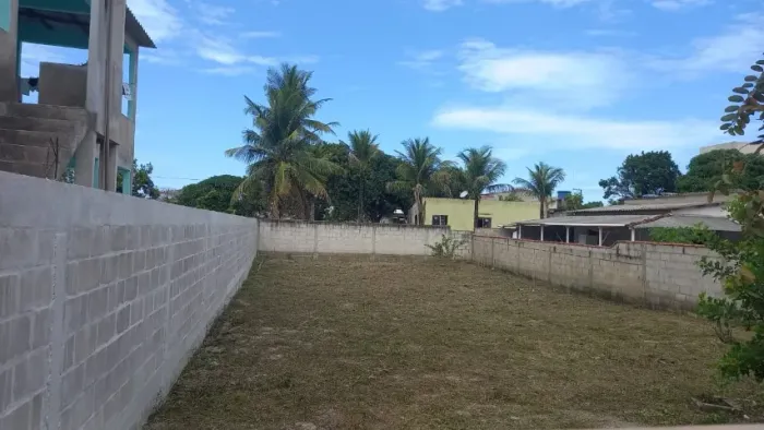 Oportunidade Única em Povoação: Lote Murado e Próximo à Praia