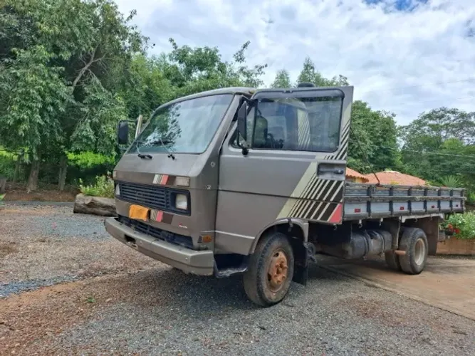 CAMINHÃO VOLKSWAGEN 790S 
