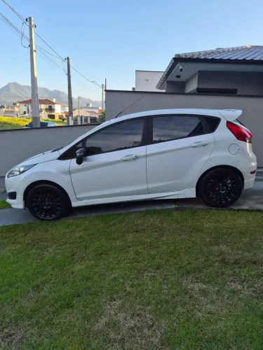 Ford Fiesta Sport 1.6 16V Flex Mec. 2016