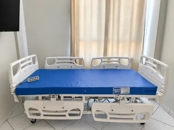Cama hospitalar elétrica + colchão | Estado de nova, com nota e garantia