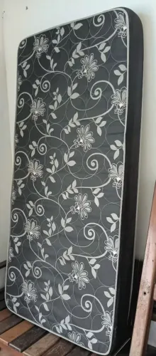 Colchão de Espuma Solteiro D28 88x188x18cm | Ótimo Estado