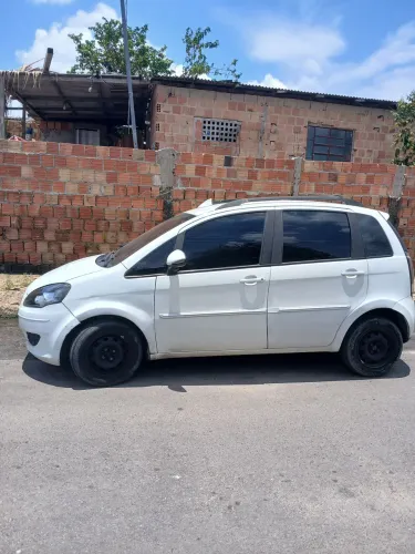 Fiat Idea Attractive 1.4 Fire Flex 8V 5P 2013