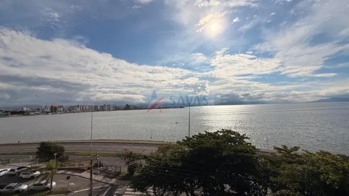 AMPLO 3 DORMITÓRIOS - FRENTE MAR - VISTA PANORÂMICA