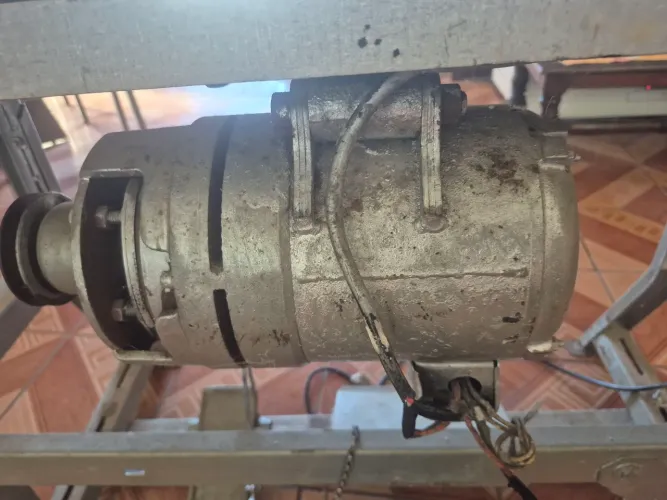 Motor máquinas de costura 1industrial 220 voltagem outro 11o semi industrial e uma mesa