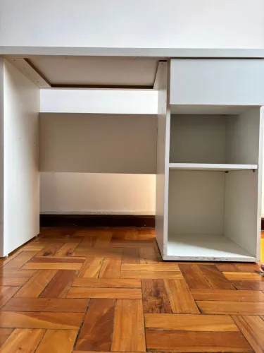 Mesa Home Office 100% MDF Branco com Nichos Laterais - Ótimo Estado
