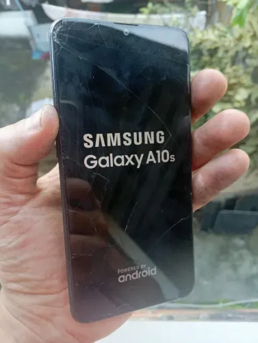 Celular Samsung A10s (Funciona mas tem senha)