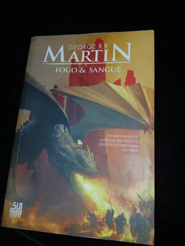 Livro fogo & sangue - As crônicas de gelo e fogo