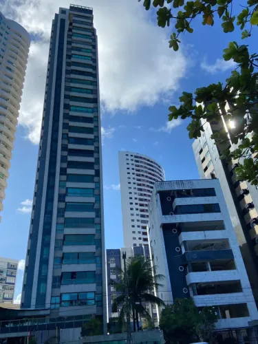 Imóvel na Beira Mar para venda possui 210 metros quadrados com 4 quartos em Boa Viagem - R