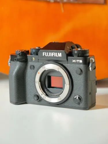 Fujifilm X-T5 -  8.8k de cliques 