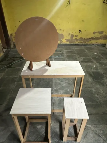 Trio mesa quadrada + painel redondo mdf
