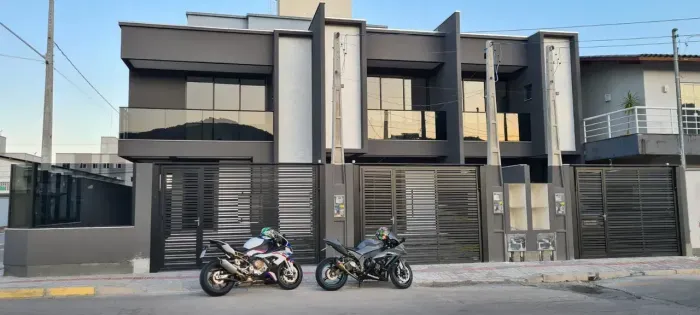 SOBRADO EM ITAPEMA, COM 03 DORMS, SEMI MOBILIADO, ACEITA FINANCIAMENTO!!! Morretes