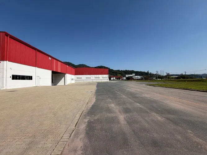 Galpão disponível para locação com 3.600m2 na cidade de Gaspar/SC