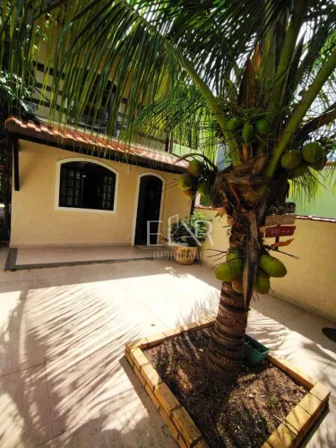 Linda casa duplex em condomínio em Santa Cruz- Decaminada