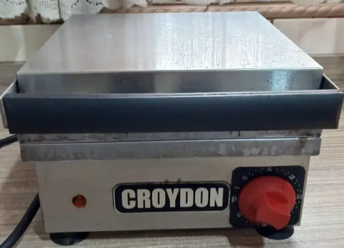 Crepeira Profissional Inox Croydon 10 Cavidades 110v