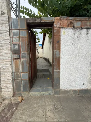 Alugo casa para escritório ou clínica.