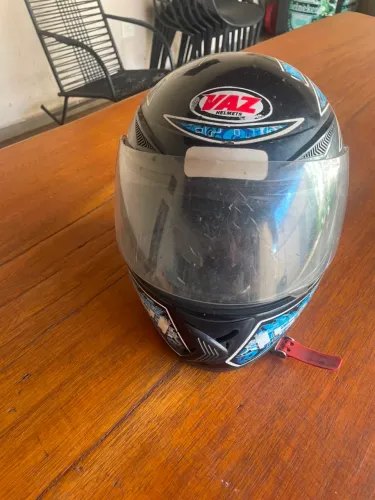 Capacete marca Vaz