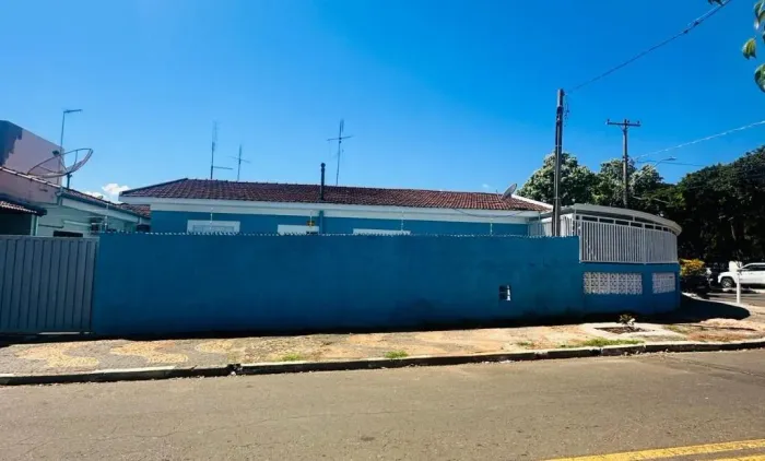 Casa com 2 dormitórios para alugar, 184 m² por R$ 4.433,13/mês - Jardim Itapoan - Paulínia