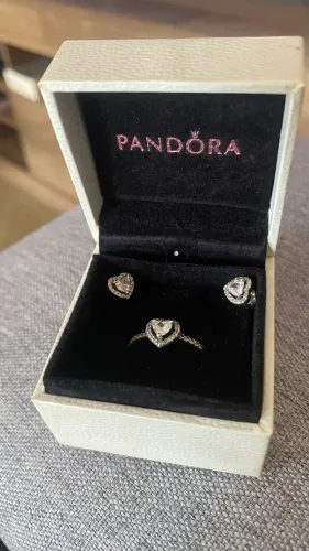 Conjunto brincos e anel Pandora 