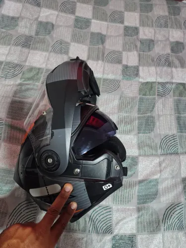 Capacete norisk Robocop semi-novo