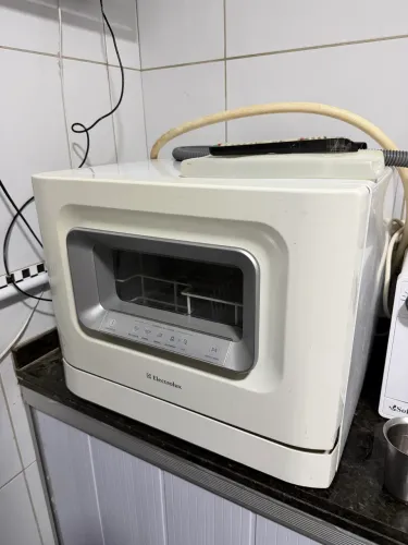 Lava-Louças Electrolux LE06B - Excelente Estado
