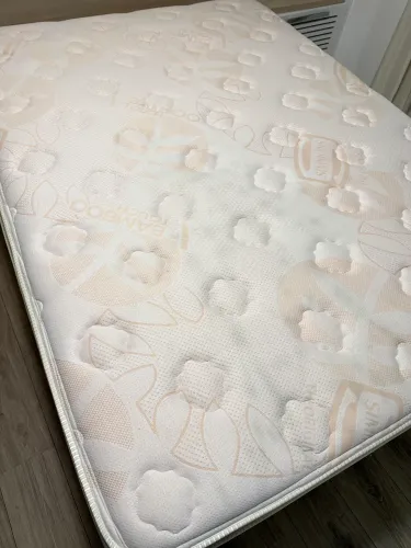Colchão Casal 138x188x32 cm - Excelente Estado - Muito Confortável