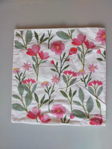 Capa almofada bordado em relevo - Floral Rosa