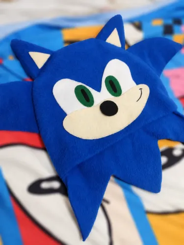 Touca Sonic azul com rosto bordado