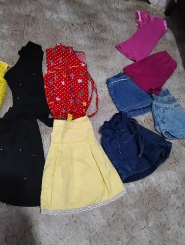 Lote com 20 peças de roupas menina 4 até 7 anos