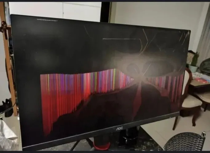 Monitor AOC 24 polegadas tela trincada 