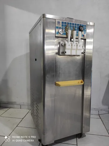 Máquina de sorvete Bertollo 3 bicos