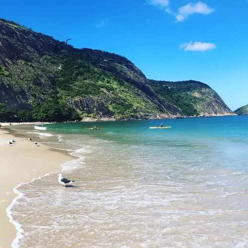 Mobiliado com energia solar e Wi-Fi 1 GIGA a 5 min. Da praia Itacoatiara