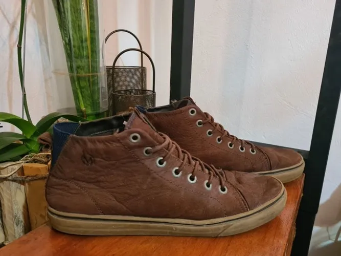 Tênis/Sapato Milano 44