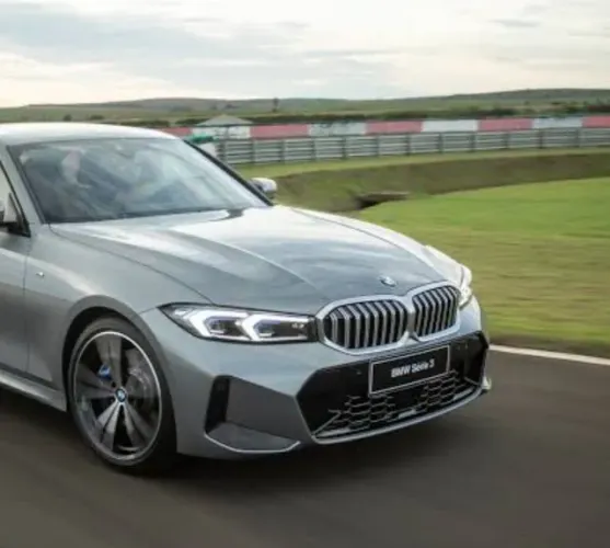 Sucata BMW 320 2023 para retirada de peças