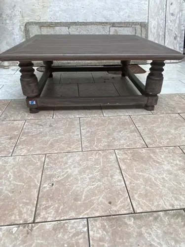Grande Mesa De Centro Com Pátina Marrom