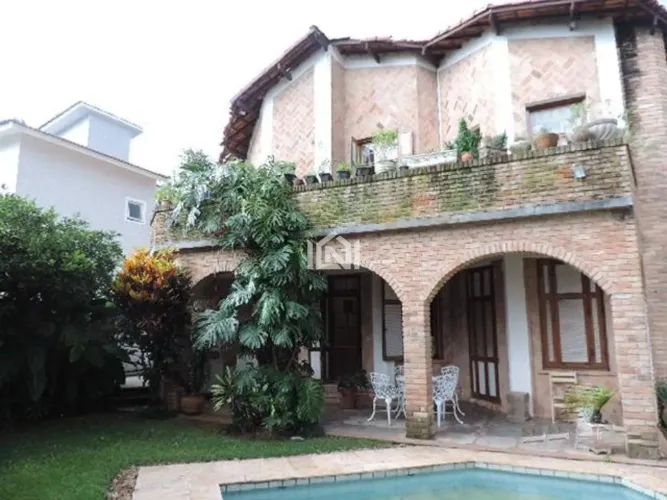 Casa à venda no condomínio Nova Higienópolis