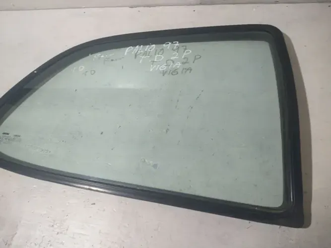 Vidro traseiro direito Fiat/palio 97 2p