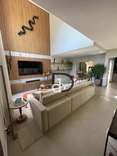 3 Quartos e 5 banheiros à Venda- Santa Cruz, Valinhos/SP 350 m² - Porteira fechada