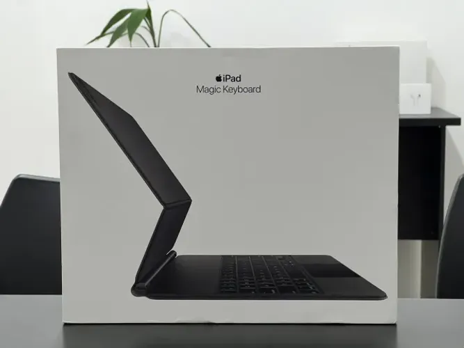 Magic Keyboard iPad 13" / 12,9" | Loja Física | 1 Ano Garantia | Até 18x